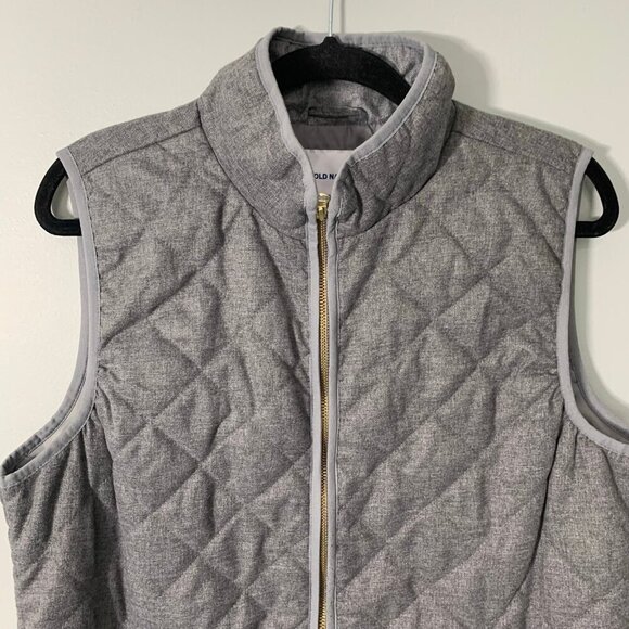 Old Navy thin lightweight gray quilted full zipper fall winter sleeveless vest - Picture 4 of 10